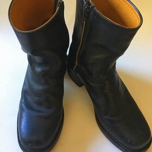 Men’s Black Leather Frye boots size 10